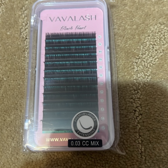 Lash extensions - Picture 7 of 8